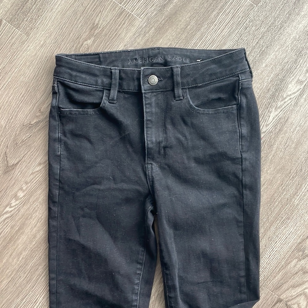 American Eagle Black Skinny Jeans (size 4)